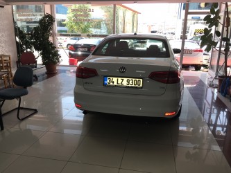 PINAROVA OTOMOTİV’DEN Volkswagen Jetta 1.6 TDi HATASIZ BOYASIZ